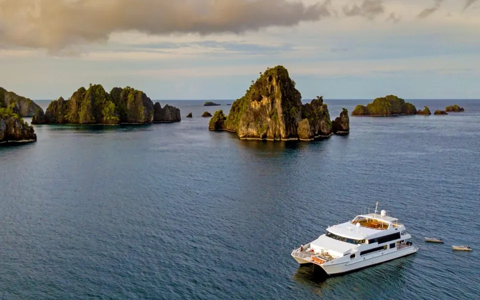 Solitude Adventurer em operação de liveaboard na Indonésia